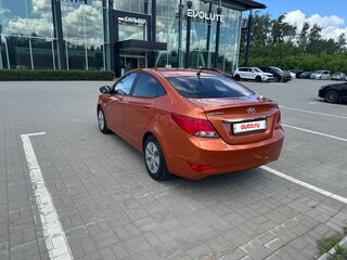 2015 Hyundai Solaris I Рестайлинг, оранжевый, 715000 рублей, вид 2
