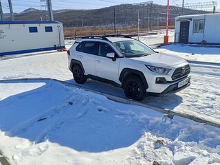 2021 Toyota RAV4 V (XA50), белый, 3499999 рублей, вид 1