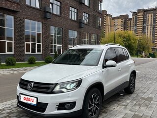 2016 Volkswagen Tiguan I Рестайлинг, белый, 1800000 рублей, вид 2