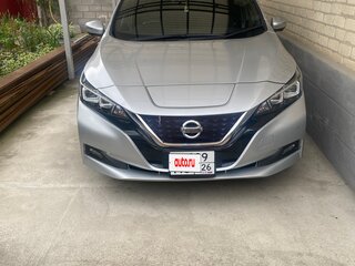 2018 Nissan Leaf II (ZE1), серебристый, 1800000 рублей, вид 1