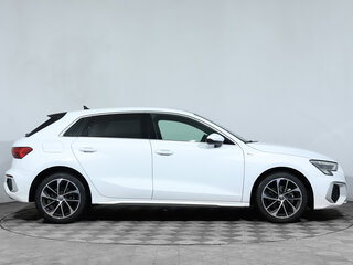2021 Audi A3 Sportback 35 TFSI IV (8Y), белый, 2844000 рублей, вид 4