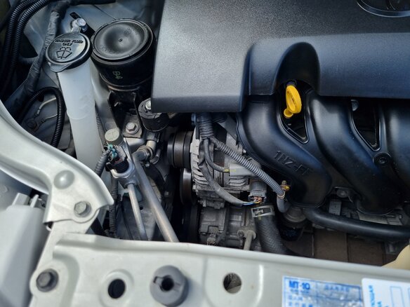 2015 Toyota Succeed I Рестайлинг, серебристый, 1400000 рублей - вид 32