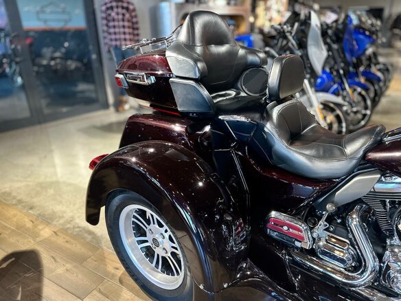2014 Harley-Davidson Tri Glide, пурпурный, 2200000 рублей - вид 8