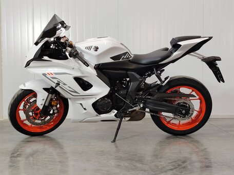 2023 Yamaha YZF-R7, белый, 829000 рублей, вид 5