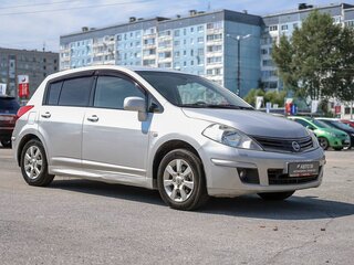 2011 Nissan Tiida I Рестайлинг, серебристый, 599000 рублей, вид 4