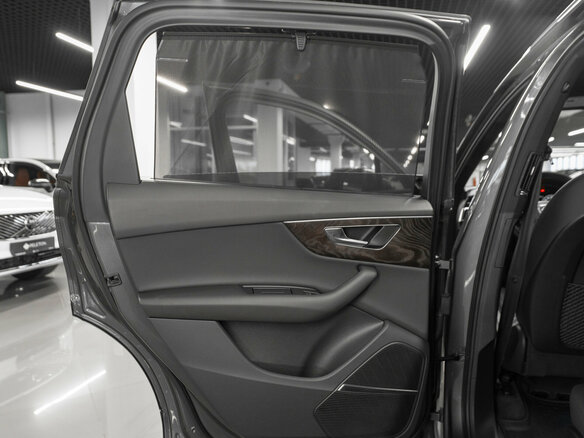 2021 Audi Q7 45 TFSI II (4M) Рестайлинг, серый, 5000000 рублей - вид 13