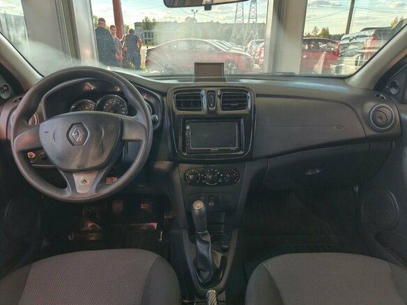 2014 Renault Logan II, серебристый, 514000 рублей - вид 9