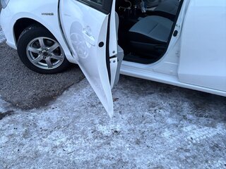 2013 Toyota Aqua I, белый, 760000 рублей, вид 5