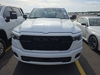 2025 Ram 1500 Crew Cab eTorque V Рестайлинг, белый, 6300000 рублей, вид 2