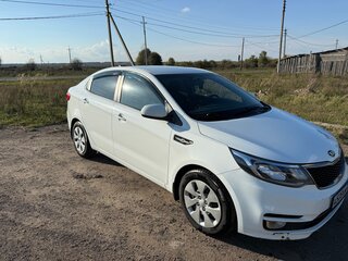 2016 Kia Rio III Рестайлинг, белый, 1000000 рублей, вид 2