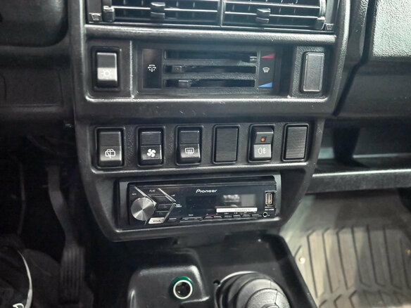 2018 Lada (ВАЗ) 2131 (4x4) I, серый, 670000 рублей - вид 13