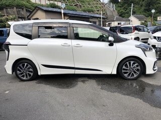 2020 Toyota Sienta II Рестайлинг, белый, 1200000 рублей, вид 3