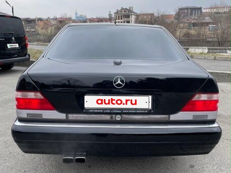 1997 Mercedes-Benz S-Класс 420 III (W140) Рестайлинг, чёрный, 1200000 рублей, вид 3