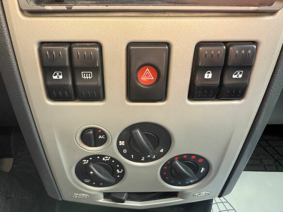 2006 Renault Logan I, синий - вид 16