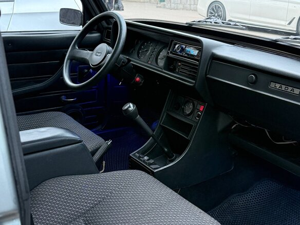 2011 Lada (ВАЗ) 2107, серый, 340000 рублей - вид 3