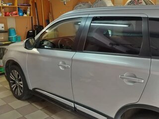 2019 Mitsubishi Outlander III Рестайлинг 3, серый, 2200000 рублей, вид 4