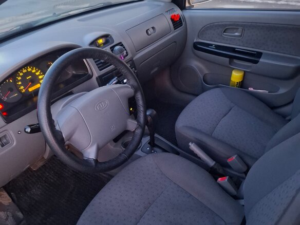 2005 Kia Rio II, бежевый, 150000 рублей - вид 4