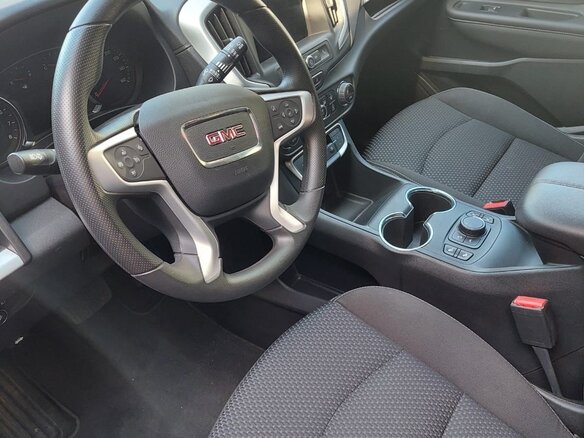 2022 GMC Terrain II Рестайлинг, красный, 2500000 рублей - вид 4