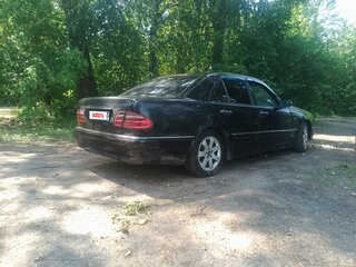 1995 Mercedes-Benz E-Класс 230 II (W210, S210), синий, 260000 рублей, вид 3