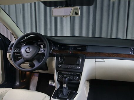 2014 Skoda Superb DSG II Рестайлинг, синий, 999000 рублей, вид 5