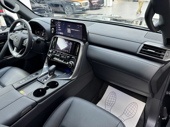 2025 Lexus LX 700h IV, чёрный, 19770000 рублей - вид 32