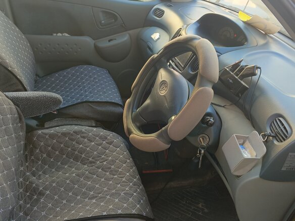 2000 Toyota FunCargo, золотистый - вид 4