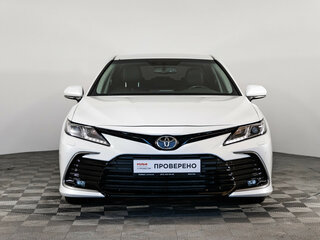 2021 Toyota Camry VIII (XV70) Рестайлинг, белый, 2799000 рублей, вид 2