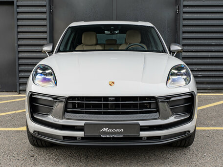 2026 Porsche Macan I Рестайлинг 2, серый, 13200000 рублей, вид 4