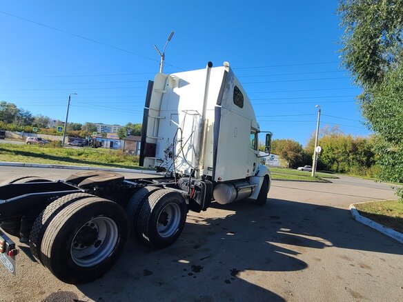 2004 Freightliner Columbia, белый, 1300000 рублей - вид 6
