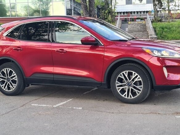 2020 Ford Escape IV, красный, 1450000 рублей - вид 5