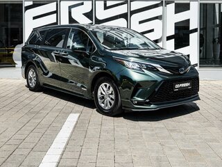 Toyota Sienna IV