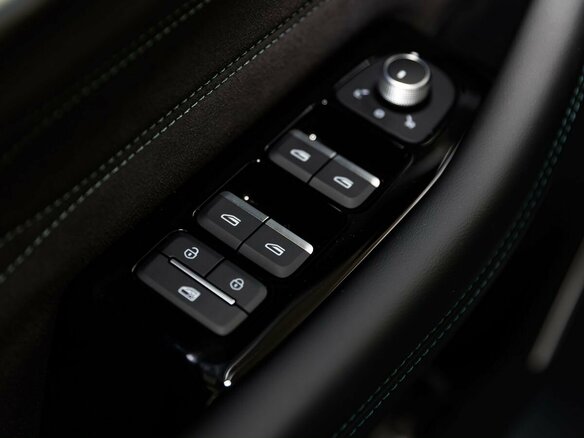 2026 Geely Monjaro I Рестайлинг, белый, 4954990 рублей - вид 25