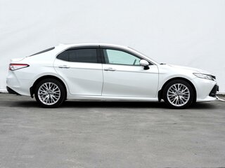 2019 Toyota Camry VIII (XV70), белый, 2920000 рублей, вид 5