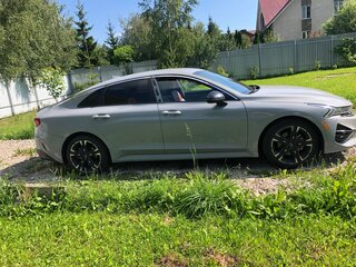2021 Kia K5 III, серый, 2500000 рублей, вид 3