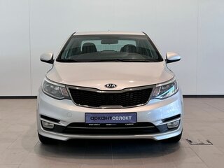 2016 Kia Rio III Рестайлинг, серебристый, 940000 рублей, вид 2