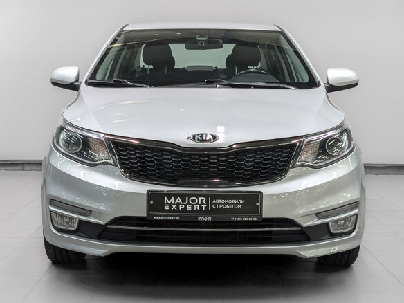 2017 Kia Rio III Рестайлинг, серебристый, 1165000 рублей - вид 1