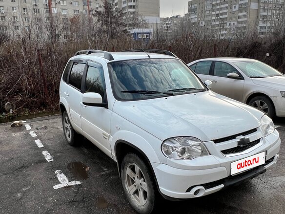 2013 Chevrolet Niva I Рестайлинг, белый, 500000 рублей - вид 1
