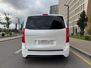 2010 Hyundai Grand Starex I, белый, 2000000 рублей, вид 3