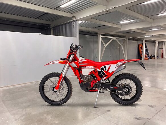 2026 Regulmoto Holeshot, красный, 182100 рублей - вид 1