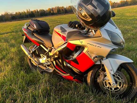 2005 Honda CBR 600F, серебристый, 520000 рублей - вид 5