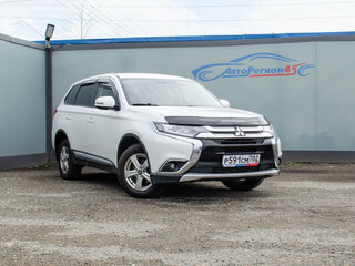 2017 Mitsubishi Outlander III Рестайлинг 2, белый, 1450000 рублей, вид 5