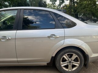 2011 Ford Focus II Рестайлинг, серебристый, 700000 рублей, вид 3