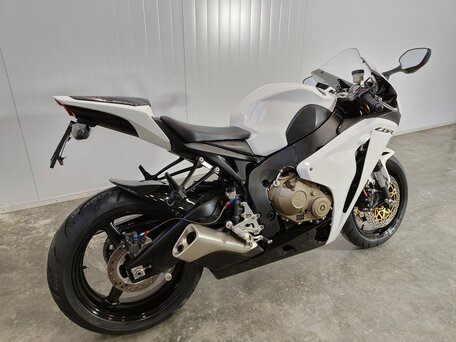 2008 Honda CBR 1000 RR/RA Fireblade, белый, 599000 рублей, вид 3