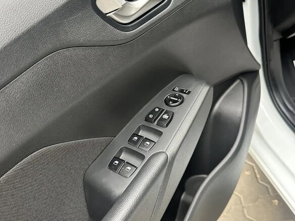2018 Hyundai Solaris II, белый, 1600000 рублей - вид 13
