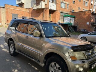 2004 Mitsubishi Pajero III Рестайлинг, бежевый, 850000 рублей, вид 1