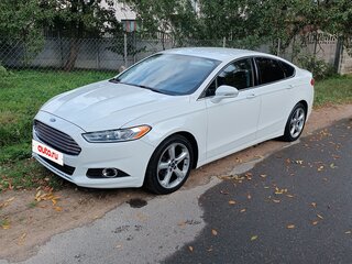 2016 Ford Fusion (North America) II Рестайлинг, белый, 1350000 рублей, вид 2