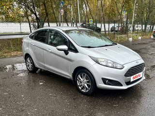 2015 Ford Fiesta Mk6 Рестайлинг, серебристый, 800000 рублей, вид 5
