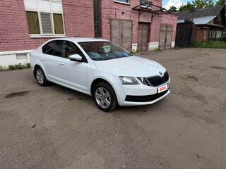 2018 Skoda Octavia III (A7) Рестайлинг, белый, 1450000 рублей, вид 3