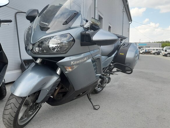 2008 Kawasaki GTR 1400 (Concours 14), серый, 725000 рублей - вид 2