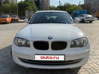 2011 BMW 1 серии 118i I (E81/E82/E87/E88) Рестайлинг, белый, 740000 рублей, вид 3